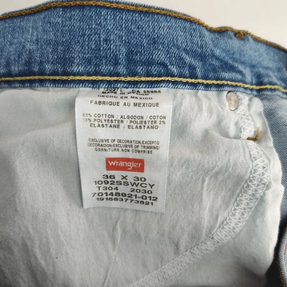 🔥🔥🔥Wrangler Men's Jeans, Size‎ 36x30, Slim Straight, Light Blue🔥🔥🔥